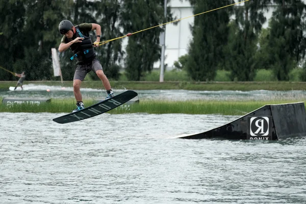 Wakeboard Actionsporter Wakeboarder Utbildning För Att Förbereda Sig För Wakeboard — Stockfoto