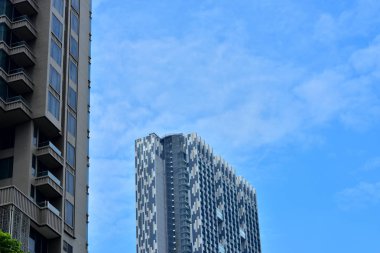 Şehrin en modern binası.