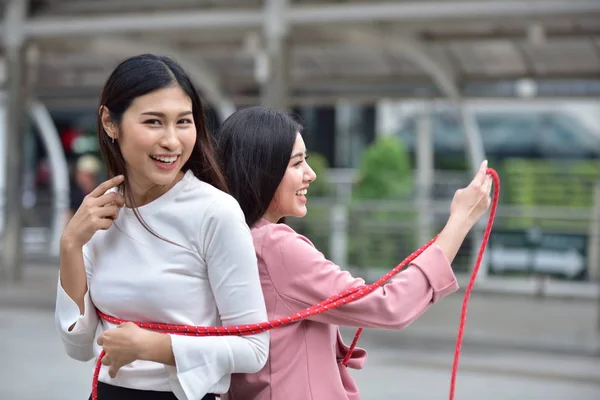 Asiatische Frauen Mit Einem Seil Gebunden — Stockfoto