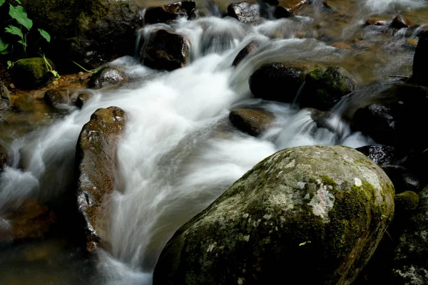 Bela Cachoeira Floresta Tropical — Fotografia de Stock