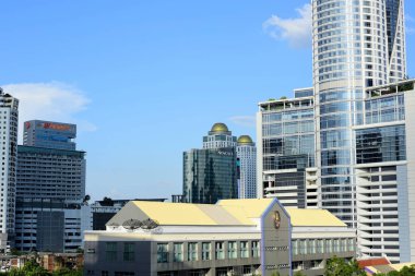 Başkentin merkezine ziyaretçi. Ana iş bölgesinin toplantı noktasında. Sermaye, Bangkok, Tayland, yüksek ofis binası üzerinde 15 Eylül 2018 görünümünü.
