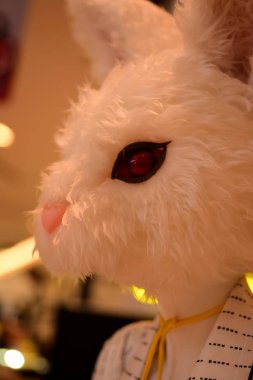 Sevimli beyaz tavşan oyuncak