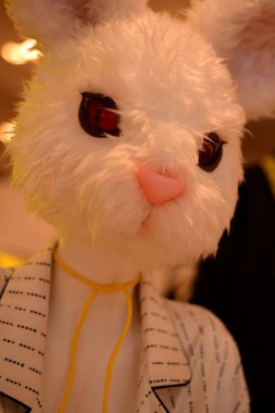 Sevimli beyaz tavşan oyuncak