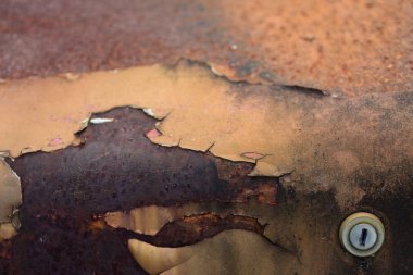 Eski metal doku grunge arka plan. Araba duvar doku kırık eski kirli kapı car.old kadar kapatın.