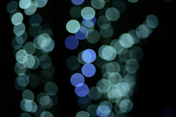 Abstraktní Rozmazané Modré Stříbrné Třpytivé Žárovky Svítí Světla Rozostření Pozadí — Stock fotografie