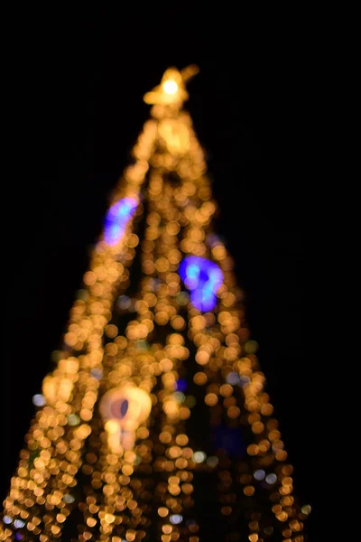 Árbol Navidad Sobre Fondo Oscuro —  Fotos de Stock