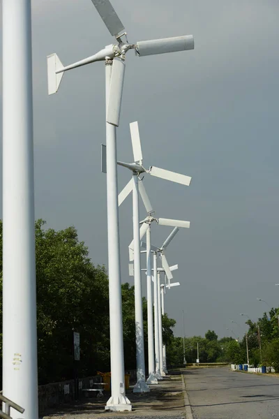 Turbinas Elétricas Fundo Céu — Fotografia de Stock