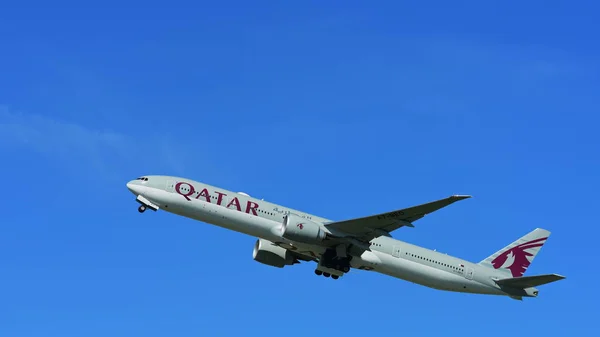 Avión Volando Cielo Azul — Foto de Stock