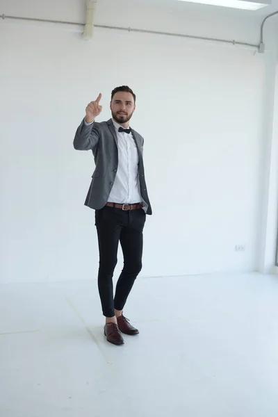 Hombre Pie Usando Teléfono Inteligente Los Hombres Están Usando Teléfono —  Fotos de Stock