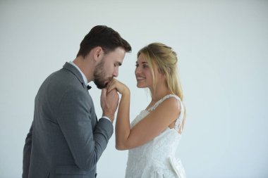 Evlenecek olan mutlu çiftlerin 