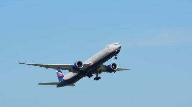 turist varış Suvarnabhumi Uluslararası Havaalanı, bankak Tayland, otel üzerinde 22 Kasım 2018 binmeden önce çeşitli taşıyıcılar bir göz atın.