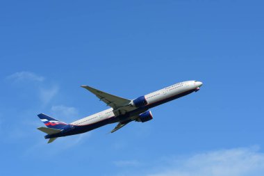 turist varış Suvarnabhumi Uluslararası Havaalanı, bankak Tayland, otel üzerinde 22 Kasım 2018 binmeden önce çeşitli taşıyıcılar bir göz atın.