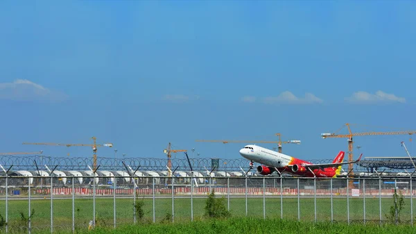 Turista Érkezik Suvarnabhumi Nemzetközi Repülőtértől Bankak Thaiföld Vessen Egy Pillantást — Stock Fotó