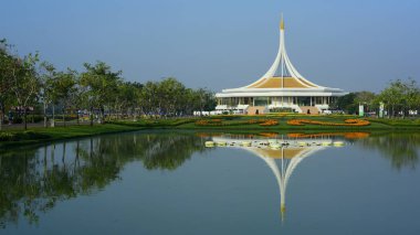 Güzel genel bir park alanı Suan Luang R.9 Bangkok Thailand.Ratchamangkhala Pavilion Parkı adı Suan Luang Rama IX günbatımı zaman Bangkok, Tayland, Thailand.