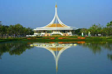 Güzel genel bir park alanı Suan Luang R.9 Bangkok Thailand.Ratchamangkhala Pavilion Parkı adı Suan Luang Rama IX günbatımı zaman Bangkok, Tayland, Thailand.