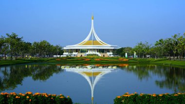 Güzel genel bir park alanı Suan Luang R.9 Bangkok Thailand.Ratchamangkhala Pavilion Parkı adı Suan Luang Rama IX günbatımı zaman Bangkok, Tayland, Thailand.