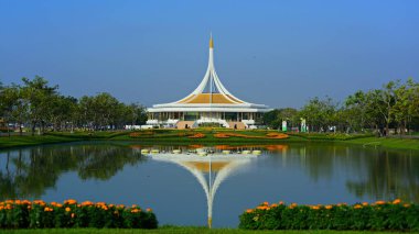 Güzel genel bir park alanı Suan Luang R.9 Bangkok Thailand.Ratchamangkhala Pavilion Parkı adı Suan Luang Rama IX günbatımı zaman Bangkok, Tayland, Thailand.