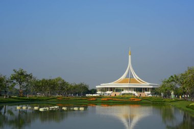 çeşitli renk ve çeşitleri Suanluang Rama 9, Asya Thailandflower ve ağacı bahçeleri genel Park'ta. Güzel bir kamu park alanı Suan Luang R.9 Bangkok Tayland, yansıma Köşk ve ağaç güzel gün batımı.