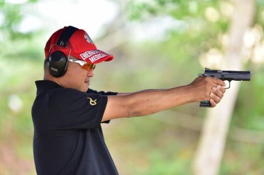 Spor ve yarış gezileri vurulma olayında kullanılan silahlar. Benim üzerime topçu ve Tayland Ulusal gunners pratik ve kupa, Prachuap Khiri Khan, Tayland tarihinde 25 Ağustos 2018 rekabet edebilmek için test çekim