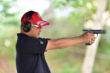 Spor ve yarış gezileri vurulma olayında kullanılan silahlar. Benim üzerime topçu ve Tayland Ulusal gunners pratik ve kupa, Prachuap Khiri Khan, Tayland tarihinde 25 Ağustos 2018 rekabet edebilmek için test çekim
