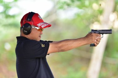 Spor ve yarış gezileri vurulma olayında kullanılan silahlar. Benim üzerime topçu ve Tayland Ulusal gunners pratik ve kupa, Prachuap Khiri Khan, Tayland tarihinde 25 Ağustos 2018 rekabet edebilmek için test çekim