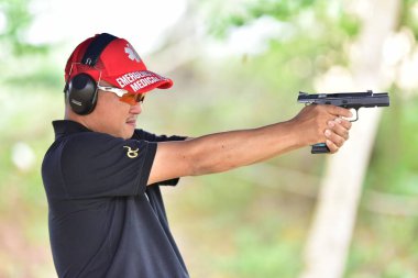 Spor ve yarış gezileri vurulma olayında kullanılan silahlar. Benim üzerime topçu ve Tayland Ulusal gunners pratik ve kupa, Prachuap Khiri Khan, Tayland tarihinde 25 Ağustos 2018 rekabet edebilmek için test çekim