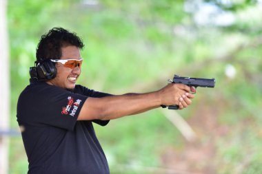Spor ve yarış gezileri vurulma olayında kullanılan silahlar. Benim üzerime topçu ve Tayland Ulusal gunners pratik ve kupa, Prachuap Khiri Khan, Tayland tarihinde 25 Ağustos 2018 rekabet edebilmek için test çekim