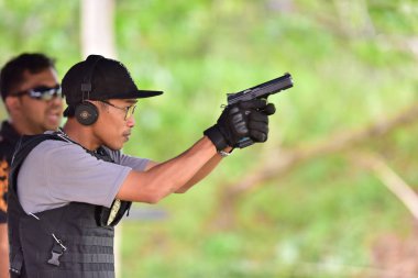 Spor ve yarış gezileri vurulma olayında kullanılan silahlar. Benim üzerime topçu ve Tayland Ulusal gunners pratik ve kupa, Prachuap Khiri Khan, Tayland tarihinde 25 Ağustos 2018 rekabet edebilmek için test çekim