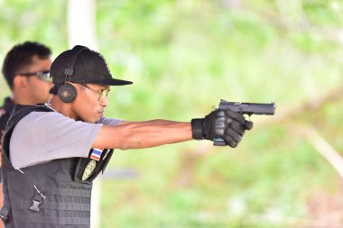 Spor ve yarış gezileri vurulma olayında kullanılan silahlar. Benim üzerime topçu ve Tayland Ulusal gunners pratik ve kupa, Prachuap Khiri Khan, Tayland tarihinde 25 Ağustos 2018 rekabet edebilmek için test çekim