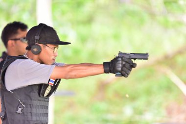 Spor ve yarış tripsamateur topçu ve Tayland Ulusal gunners vurulma olayında kullanılan silah pratik ve kupa, Prachuap Khiri Khan, Tayland tarihinde 25 Ağustos 2018 rekabet edebilmek için test çekim