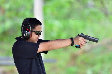 Spor ve yarış gezileri vurulma olayında kullanılan silahlar. Benim üzerime topçu ve Tayland Ulusal gunners pratik ve kupa, Prachuap Khiri Khan, Tayland tarihinde 25 Ağustos 2018 rekabet edebilmek için test çekim