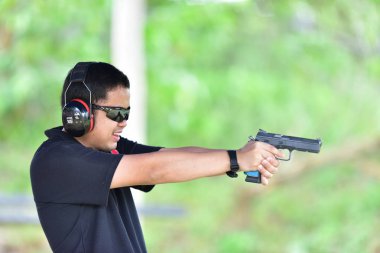 Spor ve yarış gezileri vurulma olayında kullanılan silahlar. Benim üzerime topçu ve Tayland Ulusal gunners pratik ve kupa, Prachuap Khiri Khan, Tayland tarihinde 25 Ağustos 2018 rekabet edebilmek için test çekim