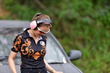 Spor ve yarış tripsamateur topçu ve Tayland Ulusal gunners vurulma olayında kullanılan silah pratik ve kupa, Prachuap Khiri Khan, Tayland tarihinde 25 Ağustos 2018 rekabet edebilmek için test çekim