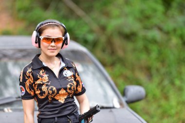 Spor ve yarış tripsamateur topçu ve Tayland Ulusal gunners vurulma olayında kullanılan silah pratik ve kupa, Prachuap Khiri Khan, Tayland tarihinde 25 Ağustos 2018 rekabet edebilmek için test çekim