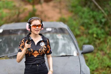 Spor ve yarış tripsamateur topçu ve Tayland Ulusal gunners vurulma olayında kullanılan silah pratik ve kupa, Prachuap Khiri Khan, Tayland tarihinde 25 Ağustos 2018 rekabet edebilmek için test çekim