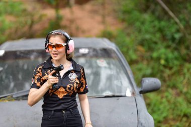 Spor ve yarış tripsamateur topçu ve Tayland Ulusal gunners vurulma olayında kullanılan silah pratik ve kupa, Prachuap Khiri Khan, Tayland tarihinde 25 Ağustos 2018 rekabet edebilmek için test çekim