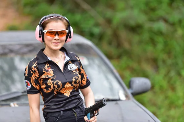 Spor ve yarış tripsamateur topçu ve Tayland Ulusal gunners vurulma olayında kullanılan silah pratik ve kupa, Prachuap Khiri Khan, Tayland tarihinde 25 Ağustos 2018 rekabet edebilmek için test çekim