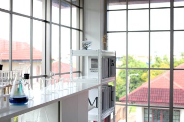 Laboratuvar ve laboratuvar Equipment.microbiological analizi, tıp. Bilim adamları bilim laboratuvarlarında çalışıyoruz