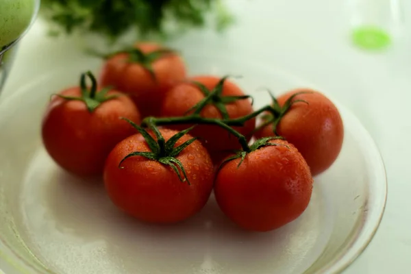 Zbliżenie Świeżych Pomidorów Stole — Zdjęcie stockowe
