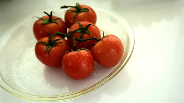 Tomates Vermelhos Frescos Com Gotas Água Pele Tomato Misture Frutas — Fotografia de Stock