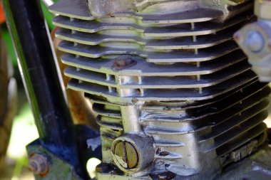 Paslanmış eski motosiklet detaylarını kapat