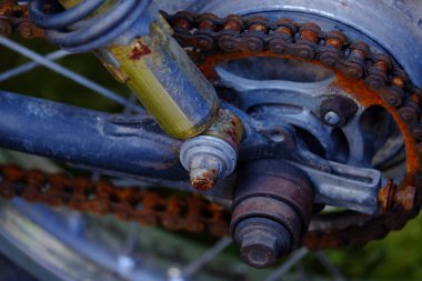 Paslanmış eski motosiklet detaylarını kapat