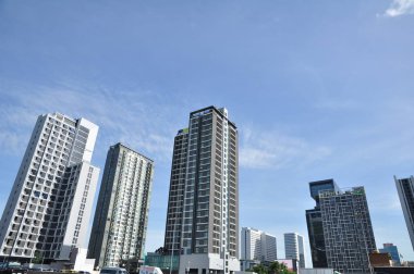 Gün zaman Bangkok şehir manzarası havadan görünümü. Başkentin merkezine ziyaretçi. Ana iş bölgesinin toplantı noktasında. Bangkok, Tayland, 15 Eylül 2018.