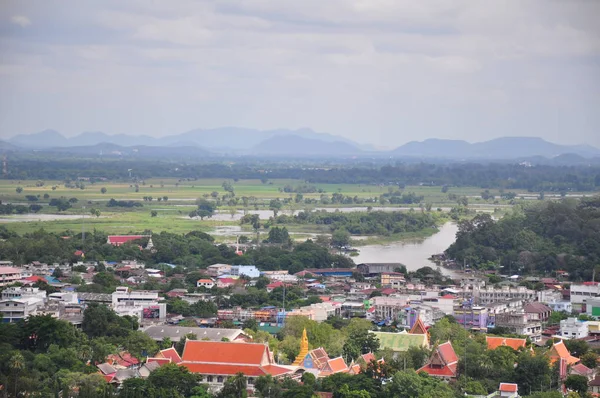 Pemandangan Udara Desa Sepanjang Sungai Konsep Perjalanan — Stok Foto