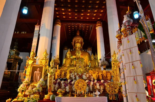 Vieux Temple Bouddhiste Doré Bangkok Thailand Shrine Intérieur Temple Bouddhiste — Photo