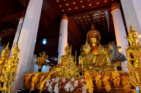 Vieux Temple Bouddhiste Doré Bangkok Thailand Shrine Intérieur Temple Bouddhiste — Photo