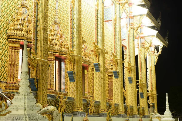 Antigua Iluminación Del Templo Budista Por Noche —  Fotos de Stock