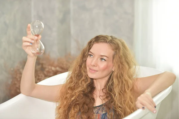 Young Woman Laying Bathtub Relaxed Time Bathroom Young Woman Relaxing — Stock Photo, Image