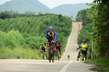 Tayland - 24 Haziran 2018: Kırsal alanda bisiklet yarışı