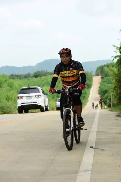 Atletas Amadores Bicicleta Aproveitam Máximo Seus Esforços Corrida Bicicleta Charity — Fotografia de Stock